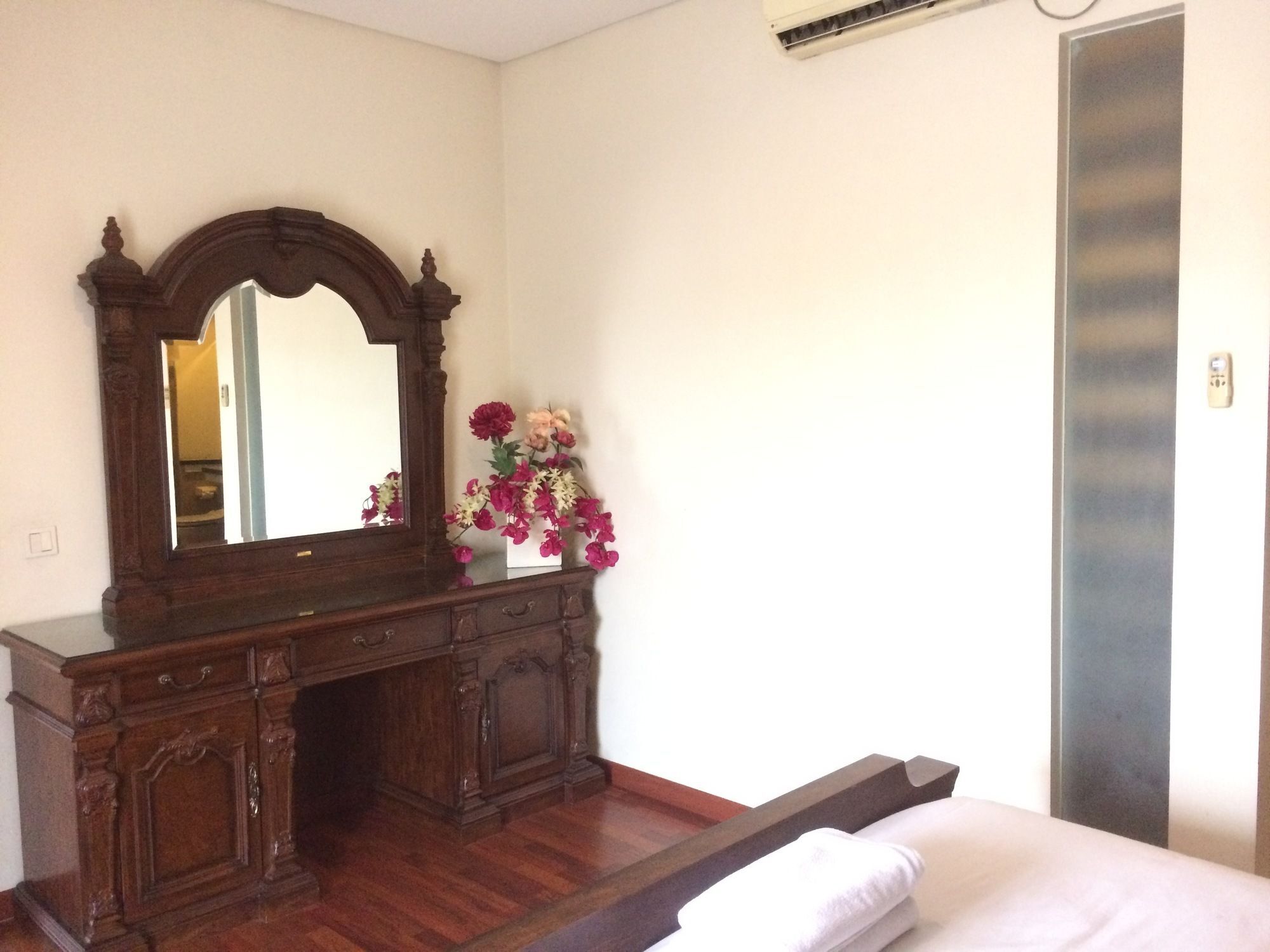 Arimbi Pejaten Suites Jakarta Ngoại thất bức ảnh